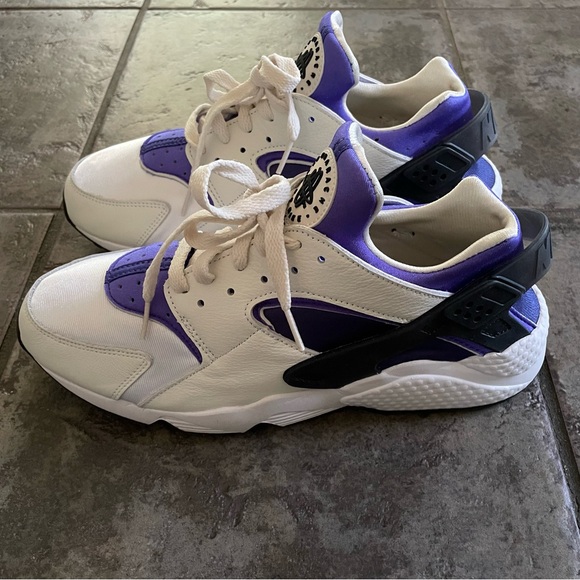 Nike Air Huarache Sneakers Shoes  . US 10 . New . Stylish - Picture 3 of 4